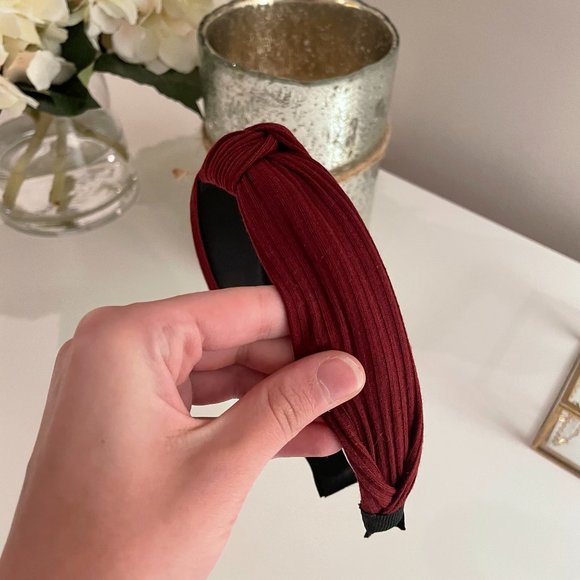 Knot Headband - Picture 1 of 3